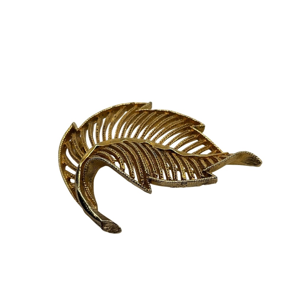 Vintage Gold Tone Textured Openwork Curved Leaf Brooch Pin Botanical Design